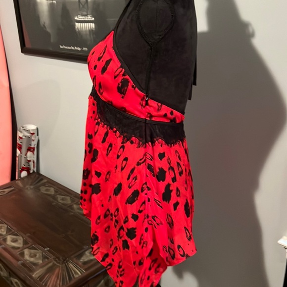 Tank top/ blouse with built in bra - Picture 2 of 4